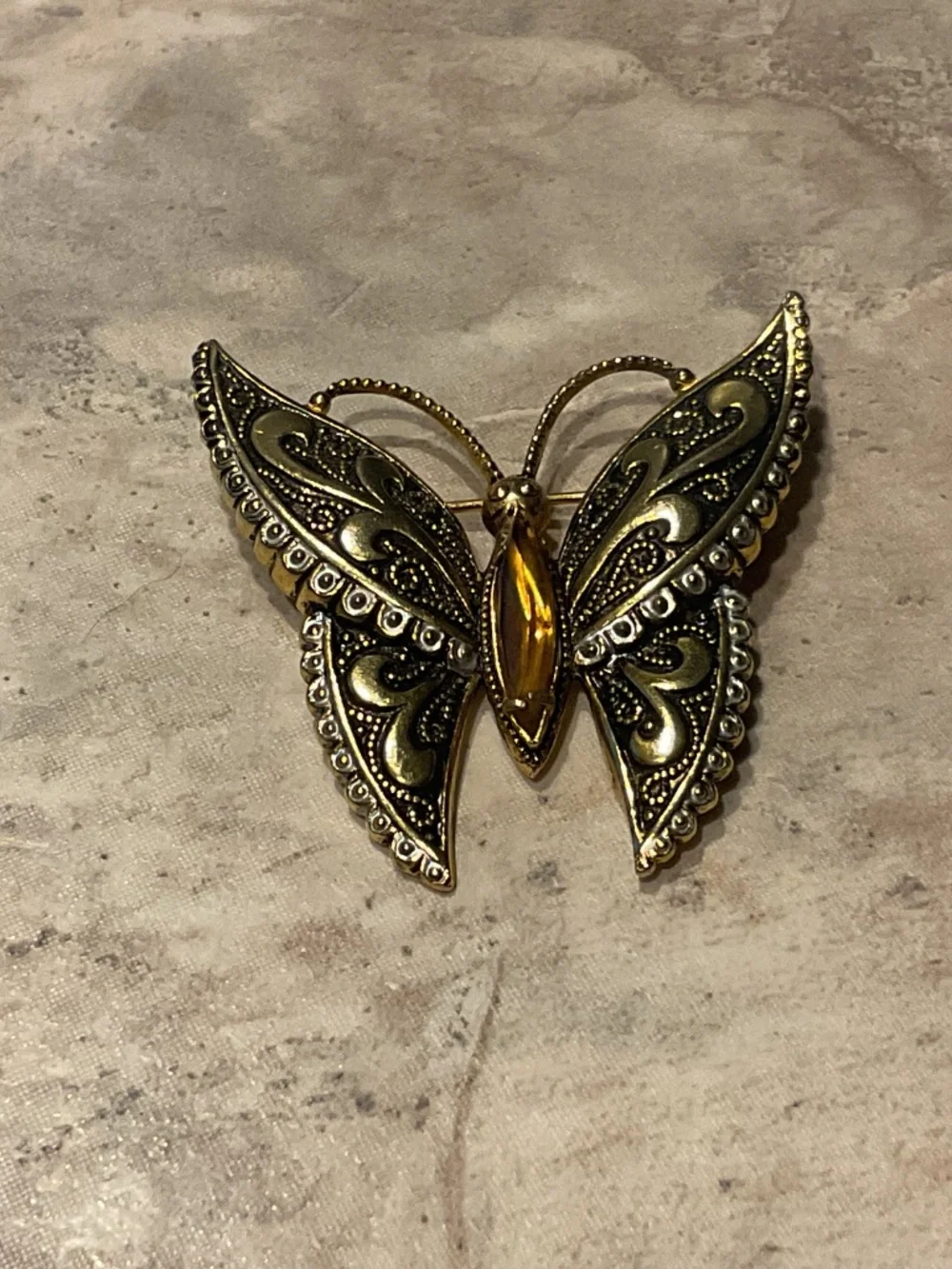 Vintage Butterfly Brooch Victorian style goldtone amber glass stone 1.5” across